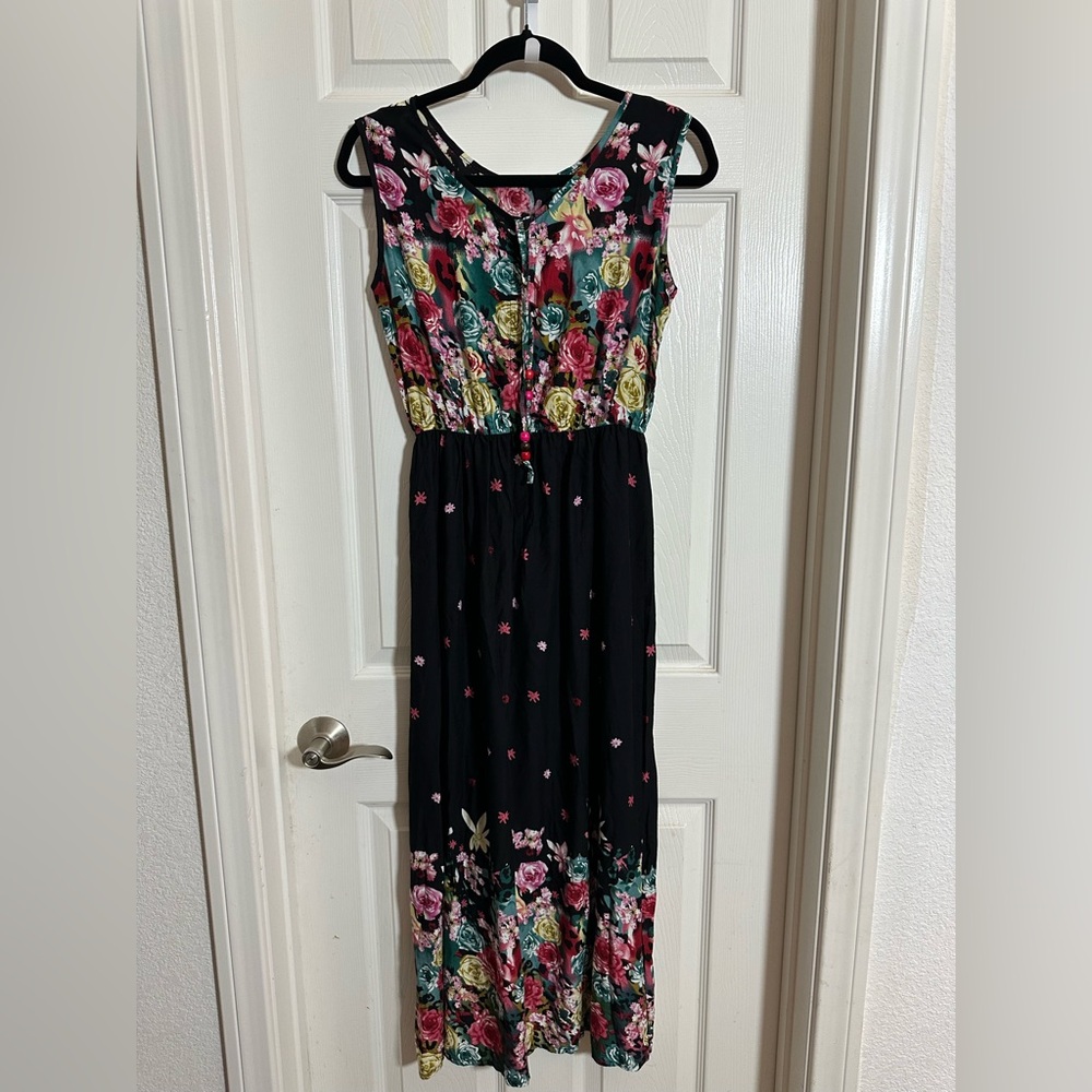 Floral Sleeveless Maxi Dress
